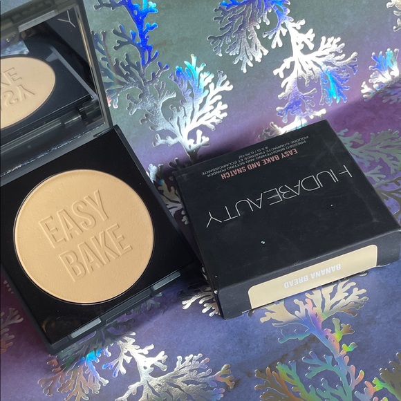 HUDA BEAUTY NIB Easy Bake and Snatch Powder Banana Bread - Picture 1 of 1